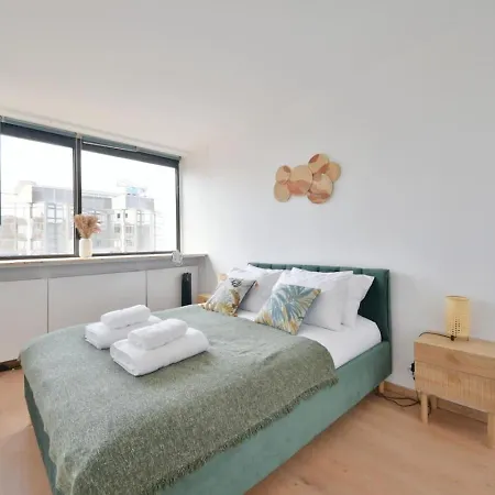 아파트 Chic 1br With Stunning View And Location