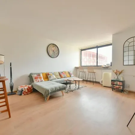 Apartman Chic 1br With Stunning View And Location *