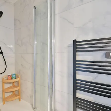 Apartman Chic 1br With Stunning View And Location *