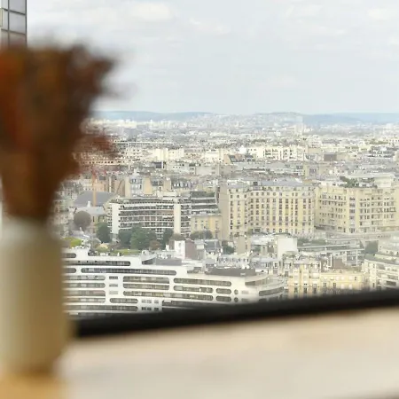Chic 1br With Stunning View And Location Apartman *